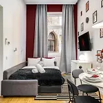 Luxury Downtown Twin Residences *