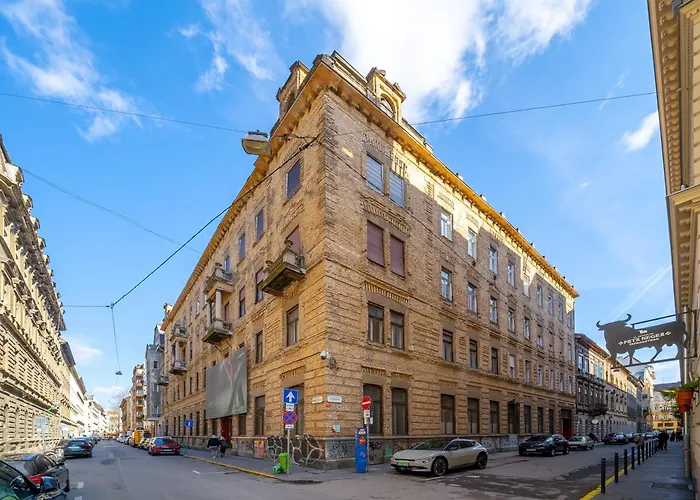 Luxury Downtown Twin Residences Lejlighed